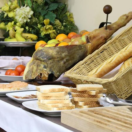 Apartaments Travessera-Parc Gueell Barcelona Kültér fotó