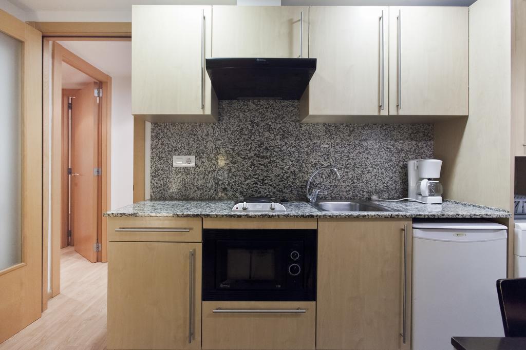 Apartaments Travessera-Parc Gueell Barcelona Kültér fotó