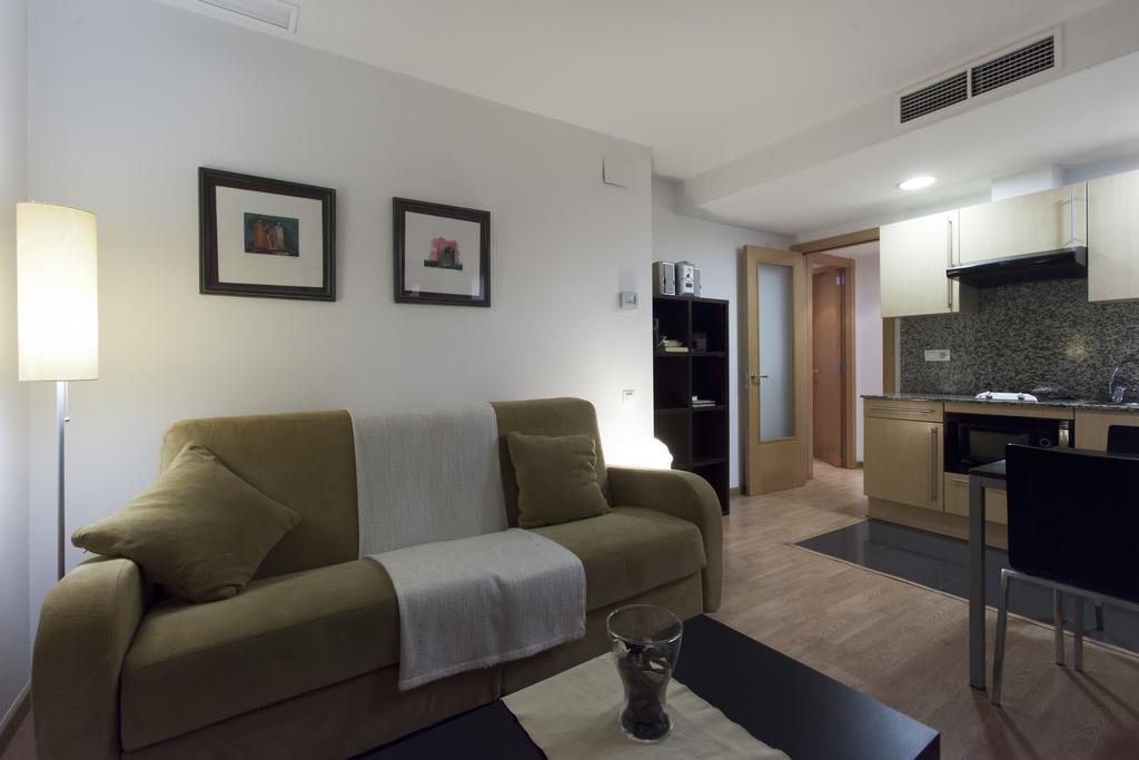 Apartaments Travessera-Parc Gueell Barcelona Kültér fotó
