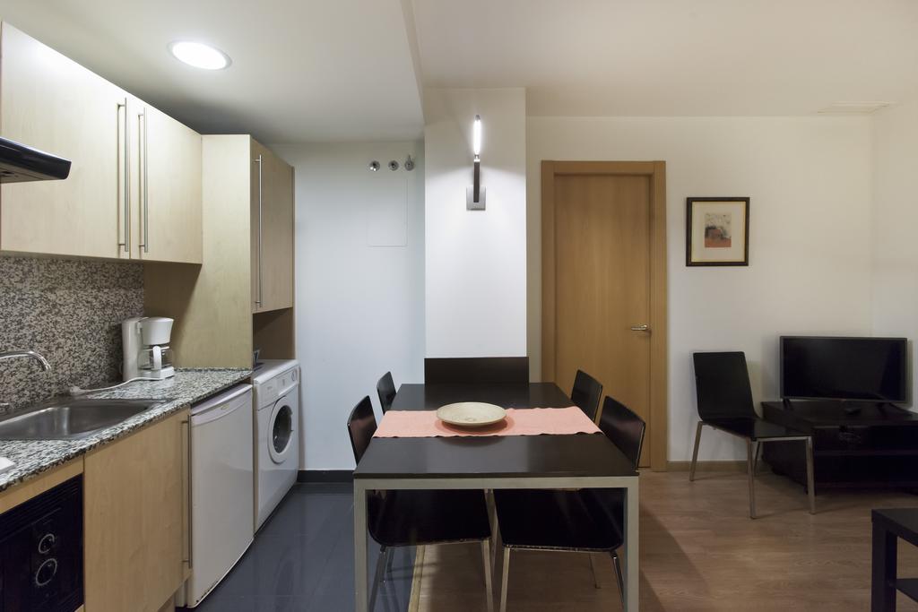 Apartaments Travessera-Parc Gueell Barcelona Kültér fotó
