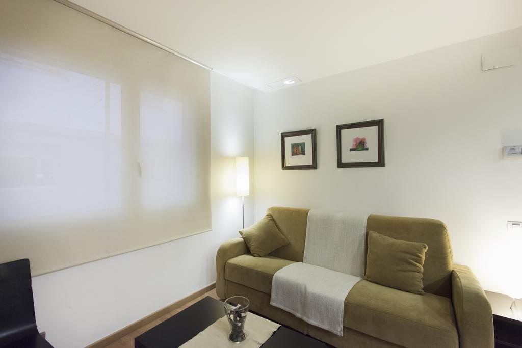 Apartaments Travessera-Parc Gueell Barcelona Kültér fotó