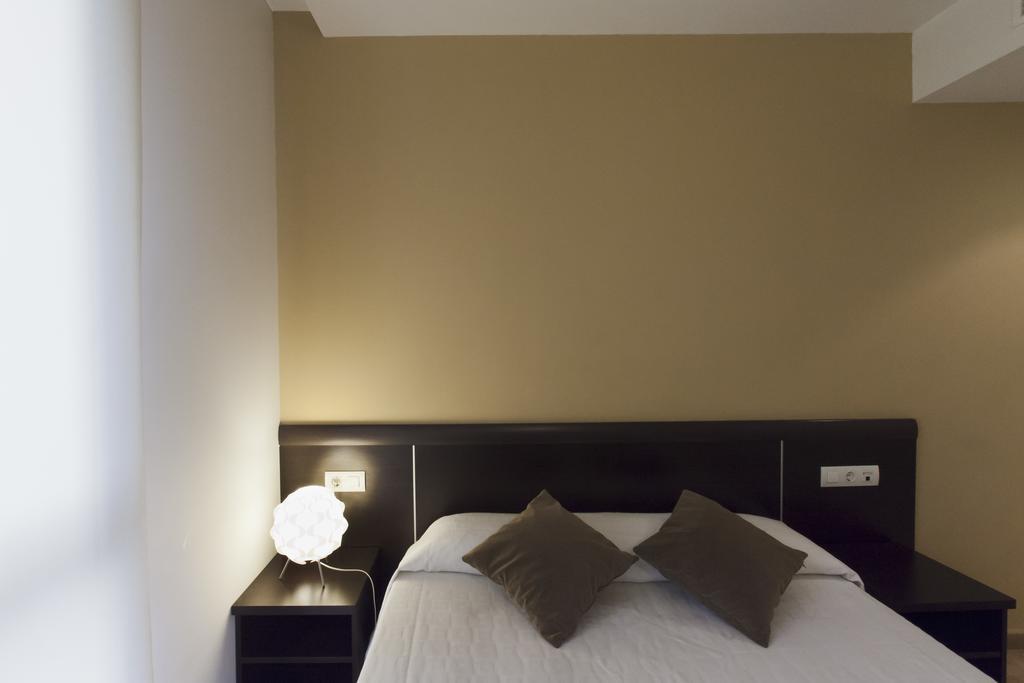 Apartaments Travessera-Parc Gueell Barcelona Kültér fotó