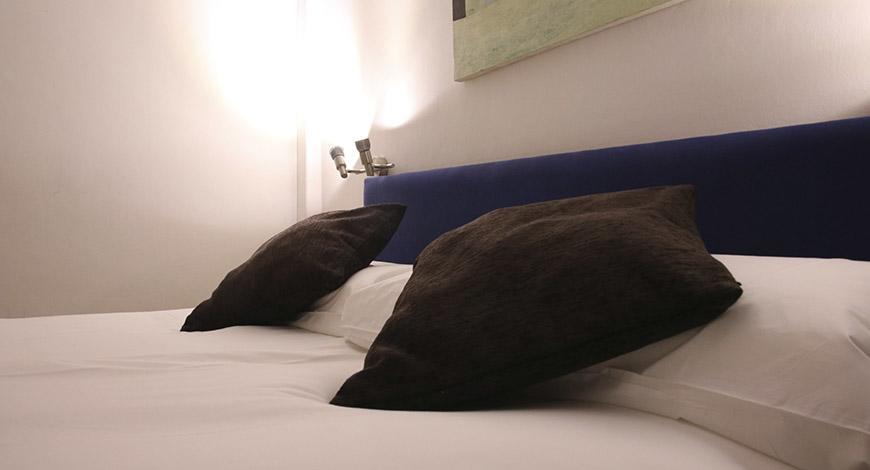 Apartaments Travessera-Parc Gueell Barcelona Kültér fotó