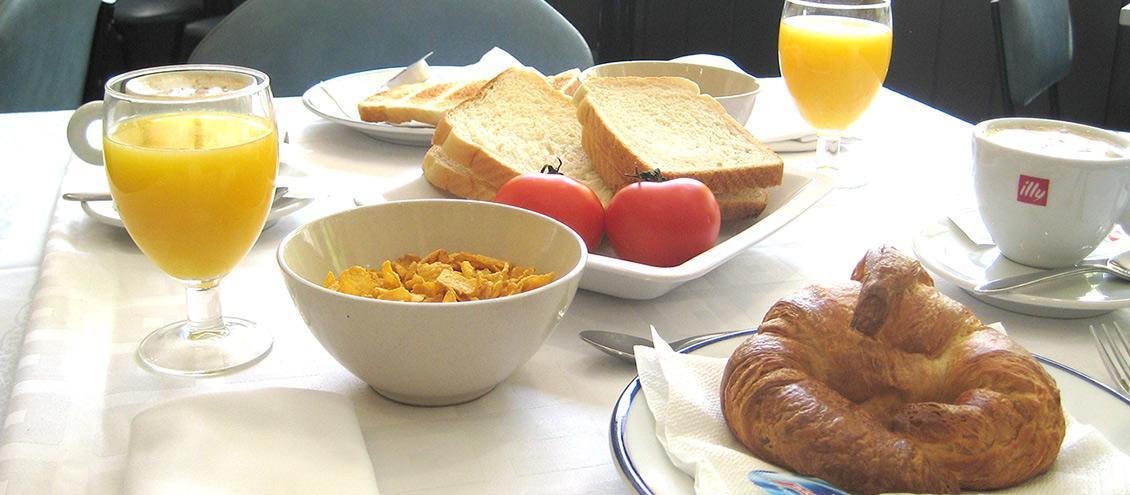 Apartaments Travessera-Parc Gueell Barcelona Kültér fotó