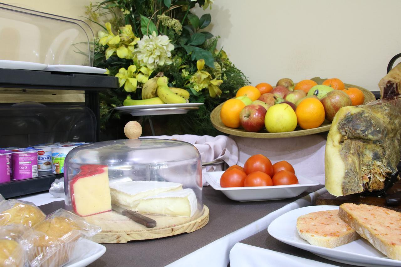 Apartaments Travessera-Parc Gueell Barcelona Kültér fotó