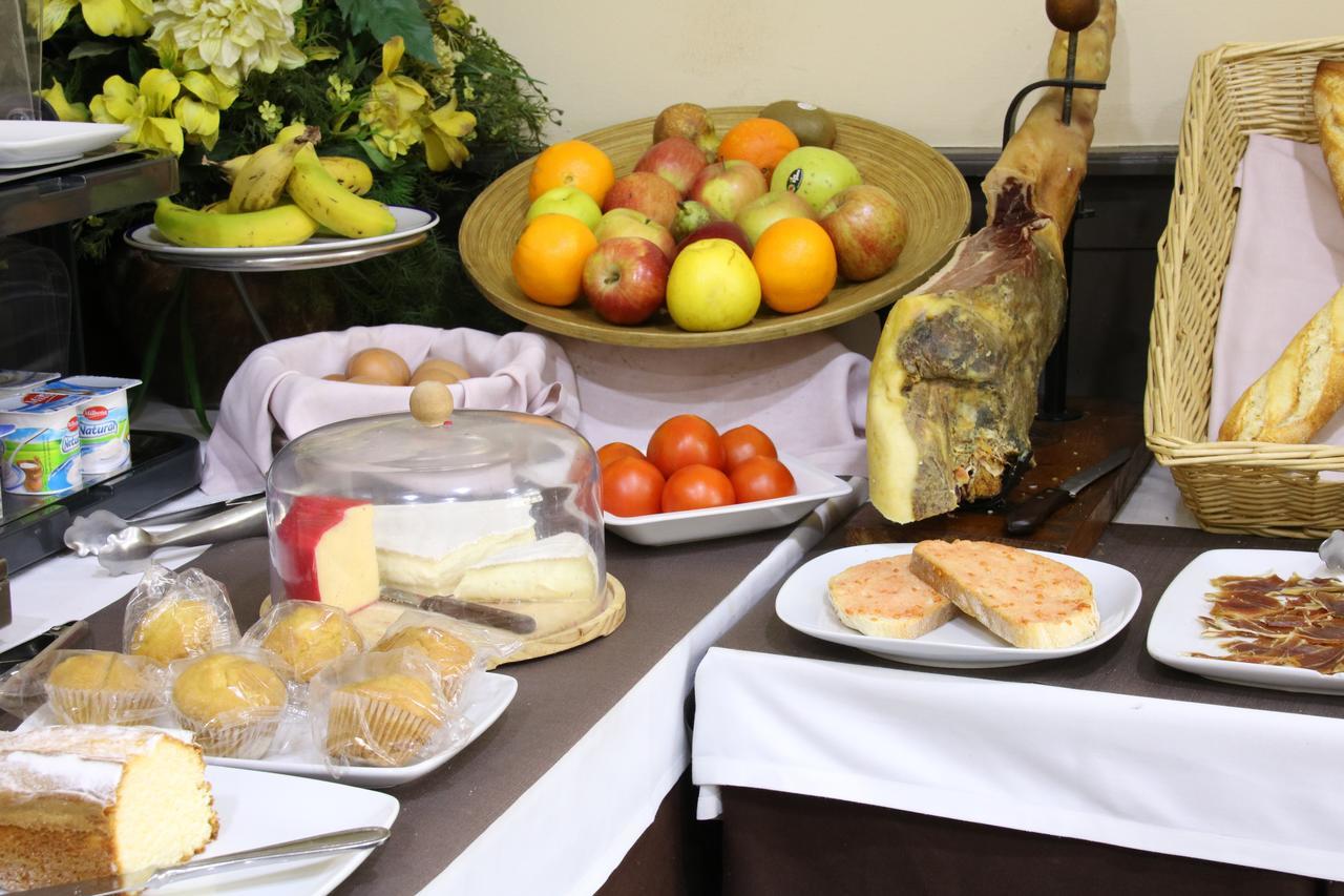Apartaments Travessera-Parc Gueell Barcelona Kültér fotó